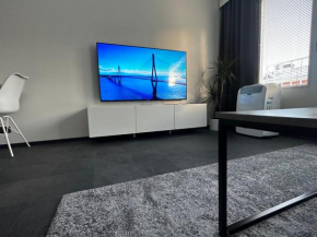 Kuriren City Stay - Central location and AC!